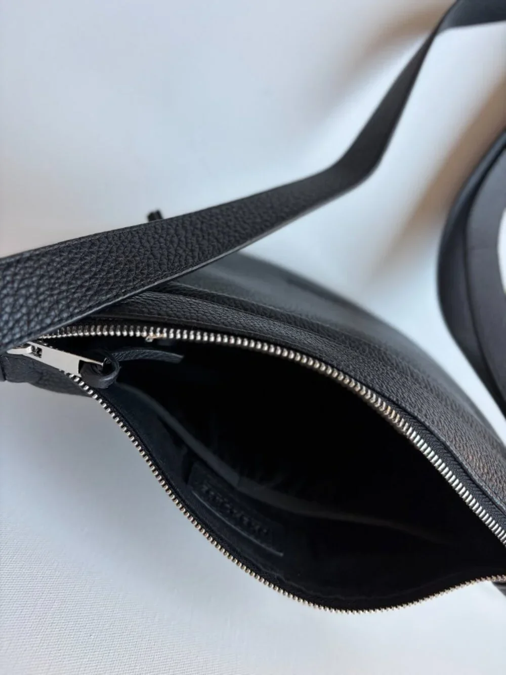 The Horse Sporty Crossbody EUC